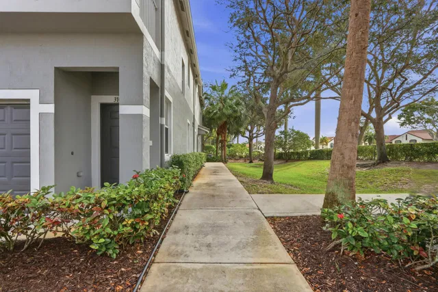 Residence photo 2