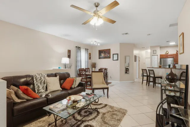 Residence photo 4