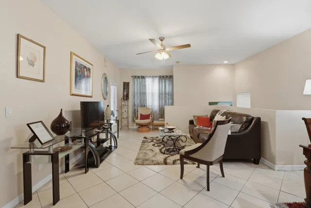Residence photo 6