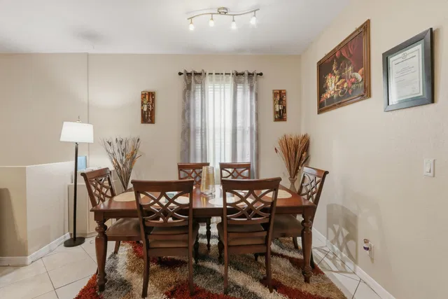 Residence photo 9
