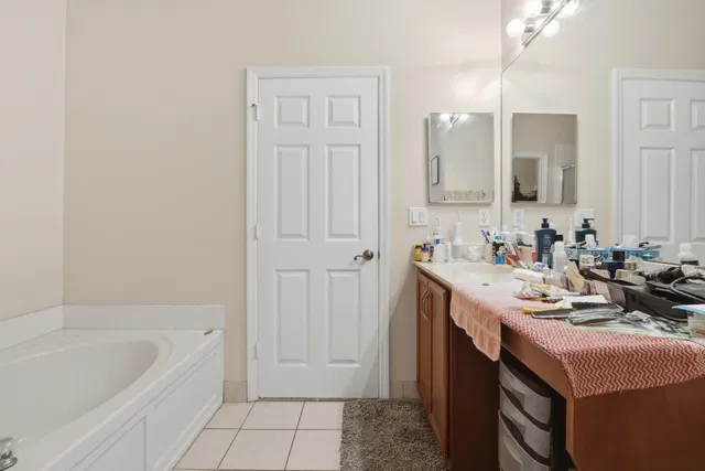 Residence photo 17