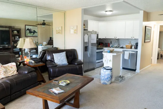 Residence photo 8