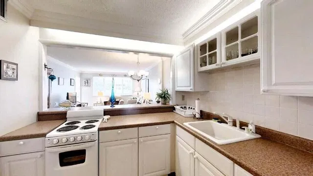 Unit 209 photo 2