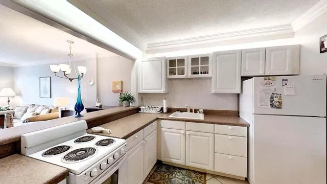 Unit 209 photo 3