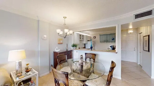 Unit 209 photo 8