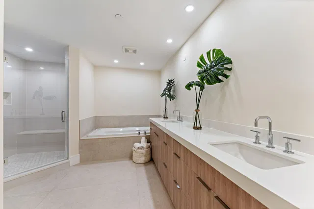 Unit 3030 photo 19