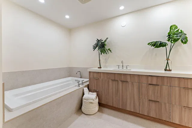 Unit 3030 photo 20