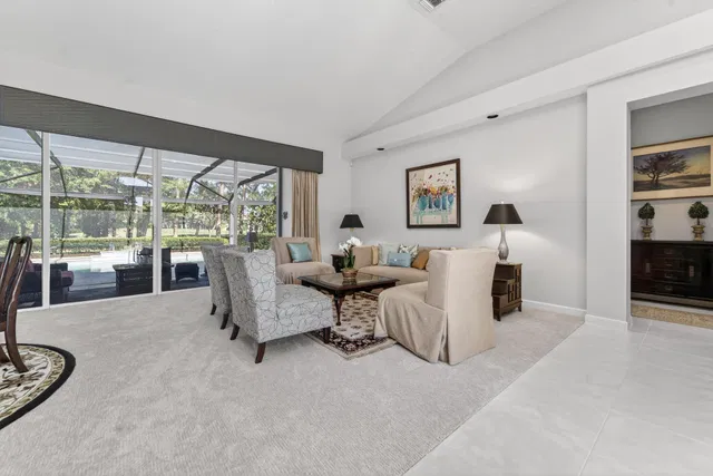 Willoughby Golf Club Residence photo 9