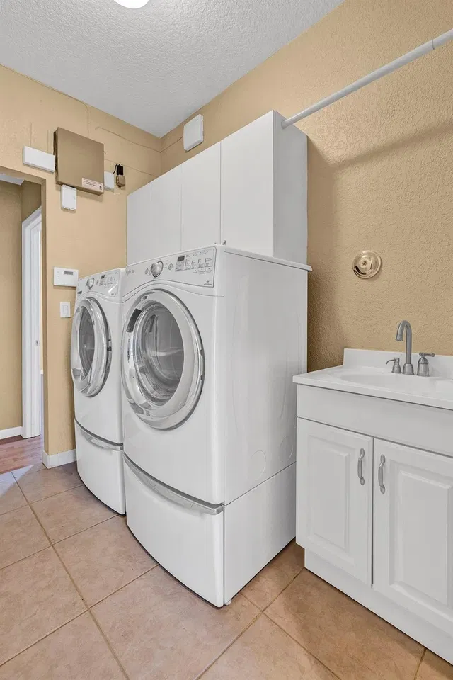 Boca Isles Residence photo 17
