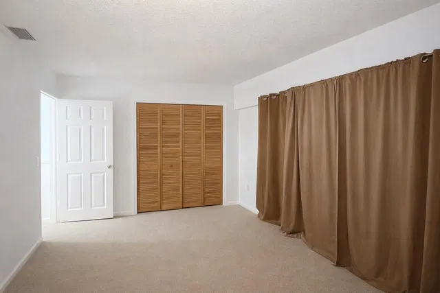 Unit 1294 photo 6