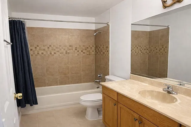 Unit 1294 photo 17