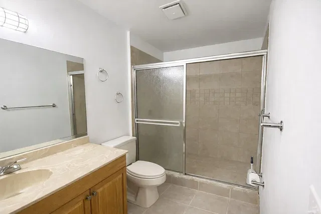 Unit 1294 photo 18