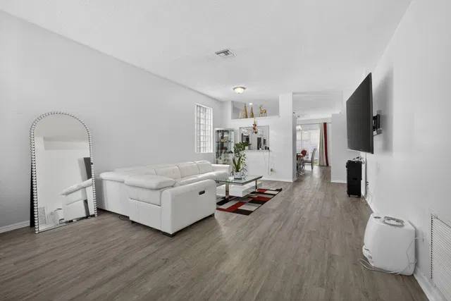 Residence photo 6