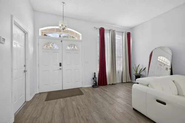 Residence photo 7