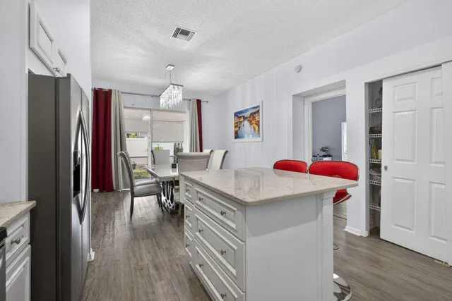 Residence photo 14