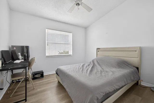 Residence photo 28