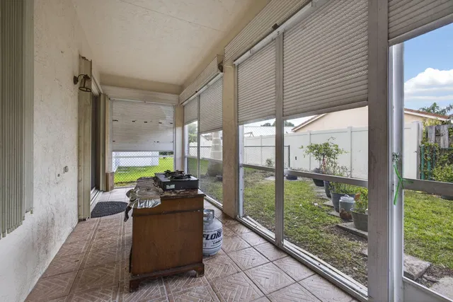 Residence photo 33