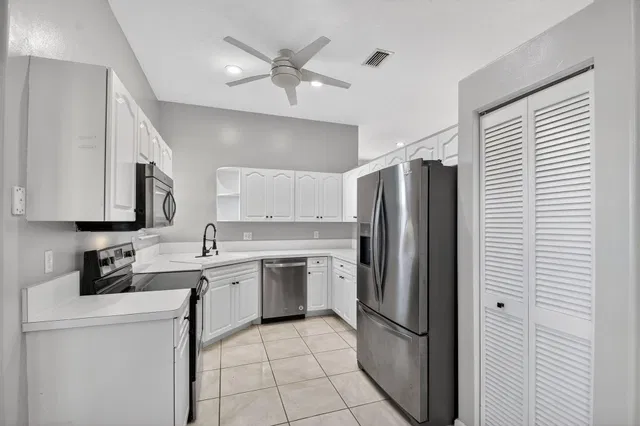 Residence photo 8