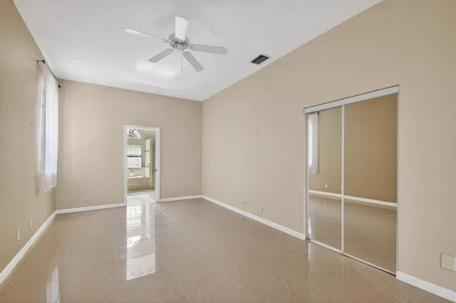 Residence photo 17