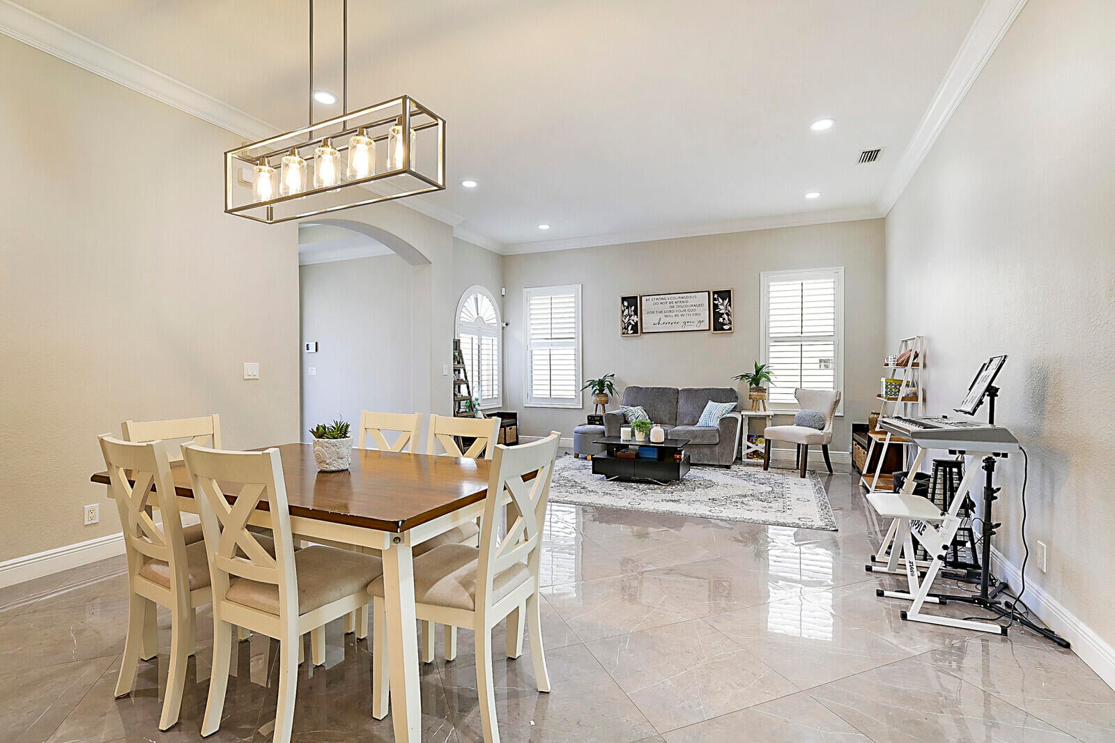 Residence photo 3
