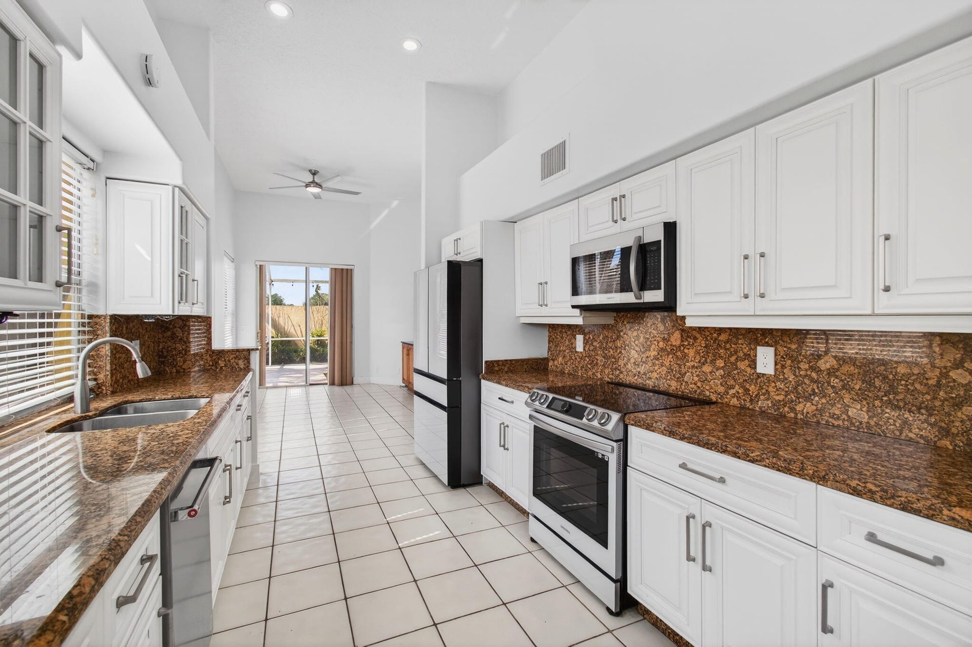 Residence photo 17