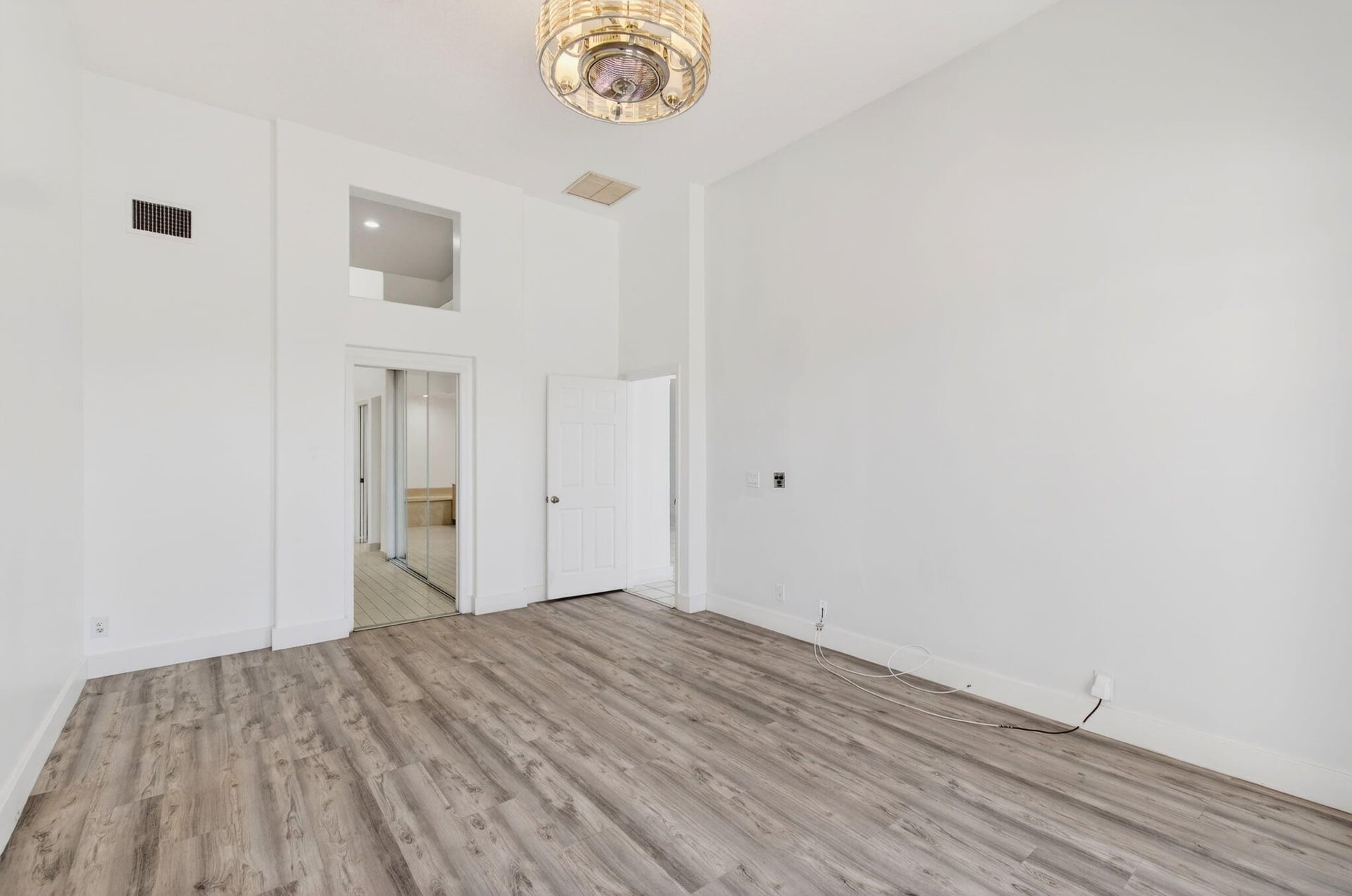 Residence photo 25