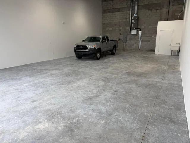 Unit 63 photo 4
