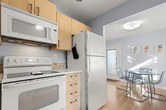  Residence photo 9