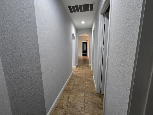 Residence photo 16