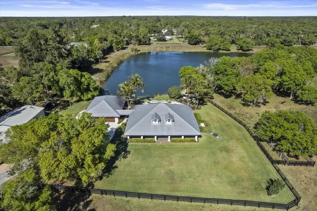 Residence photo 93