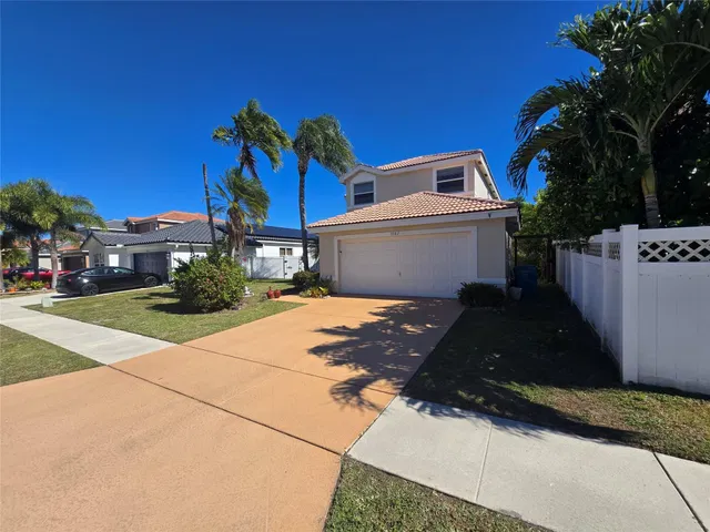 Residence photo 3