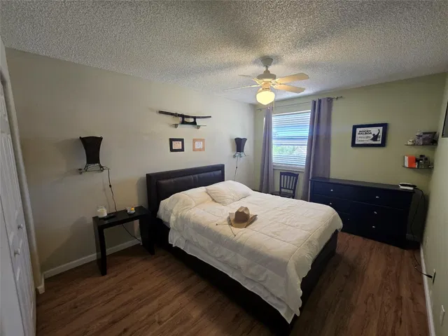 Residence photo 30