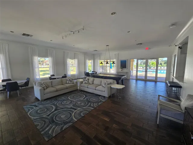 Residence photo 47
