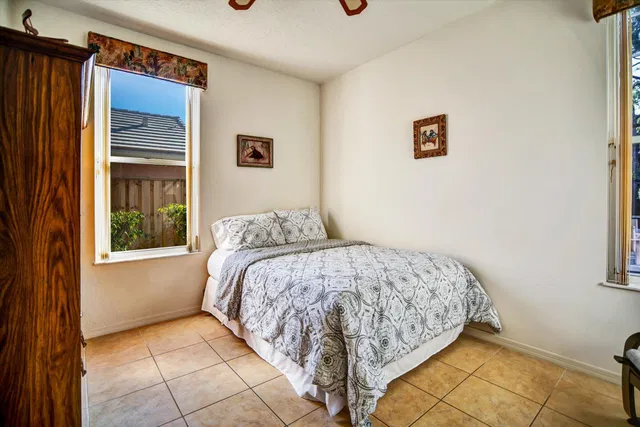 Residence photo 25