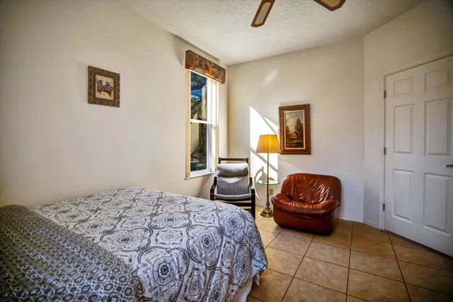 Residence photo 26
