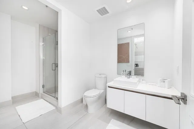 Tower 155 Unit 1103 photo 14