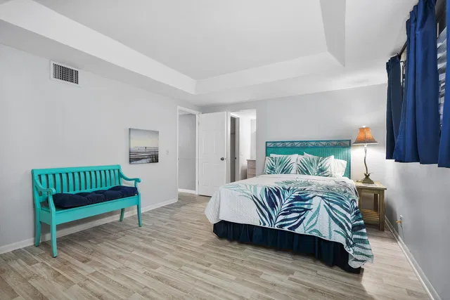 Unit 130 photo 9