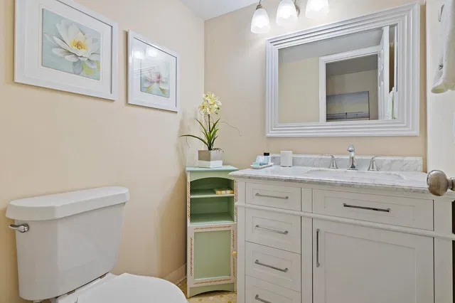Unit 130 photo 14