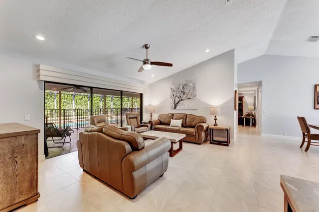 Residence photo 10