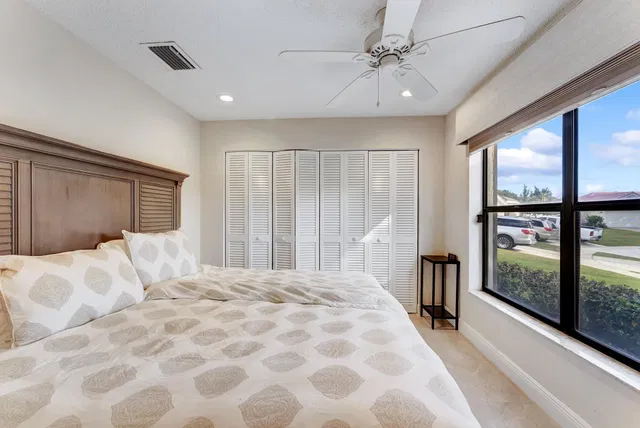 Residence photo 24