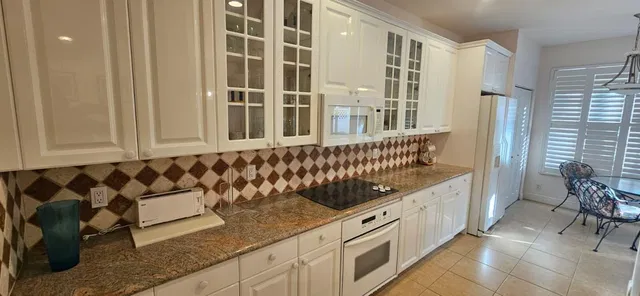  Residence photo 5