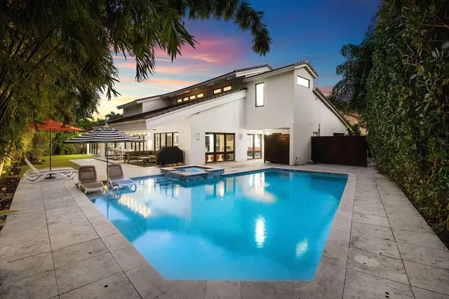 Royal Palm Yacht and Country Club Residence photo 4