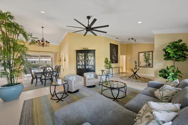Paddock Park Residence photo 60