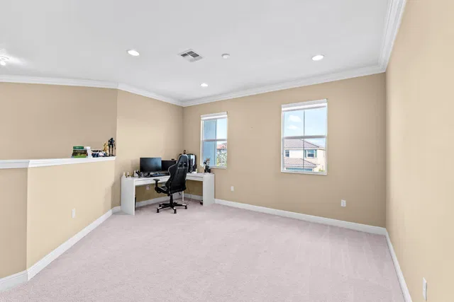 Residence photo 24