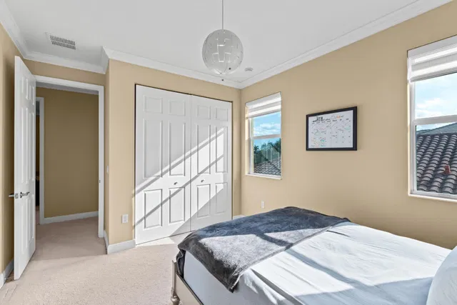 Residence photo 32