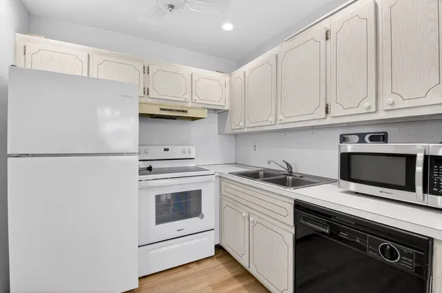  Unit 205 photo 5