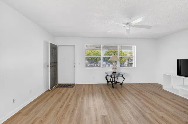  Unit 205 photo 8