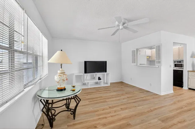  Unit 205 photo 9