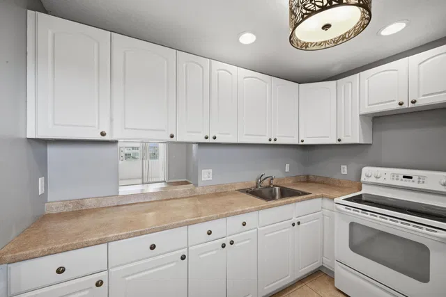 Unit 4090 photo 9