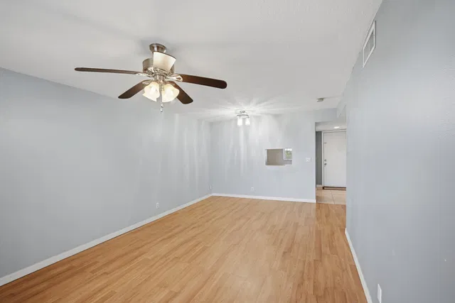 Unit 4090 photo 11